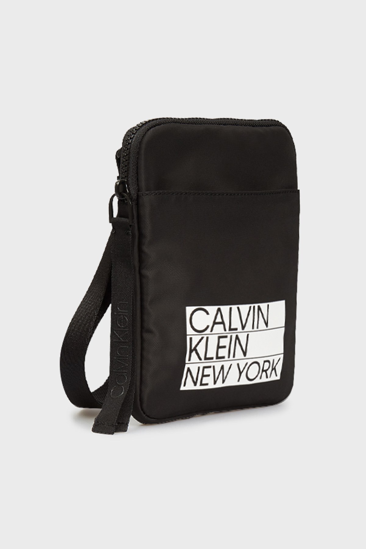 Calvin Klein Baskılı Çapraz Askılı Fermuarlı Erkek Çanta K50K506984 BAX SİYAH