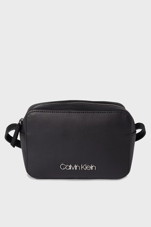 Calvin Klein - Calvin Klein Fermuarlı Ayarlanabilir Omuz Askılı Bayan Çanta K60K610293 BAX SİYAH