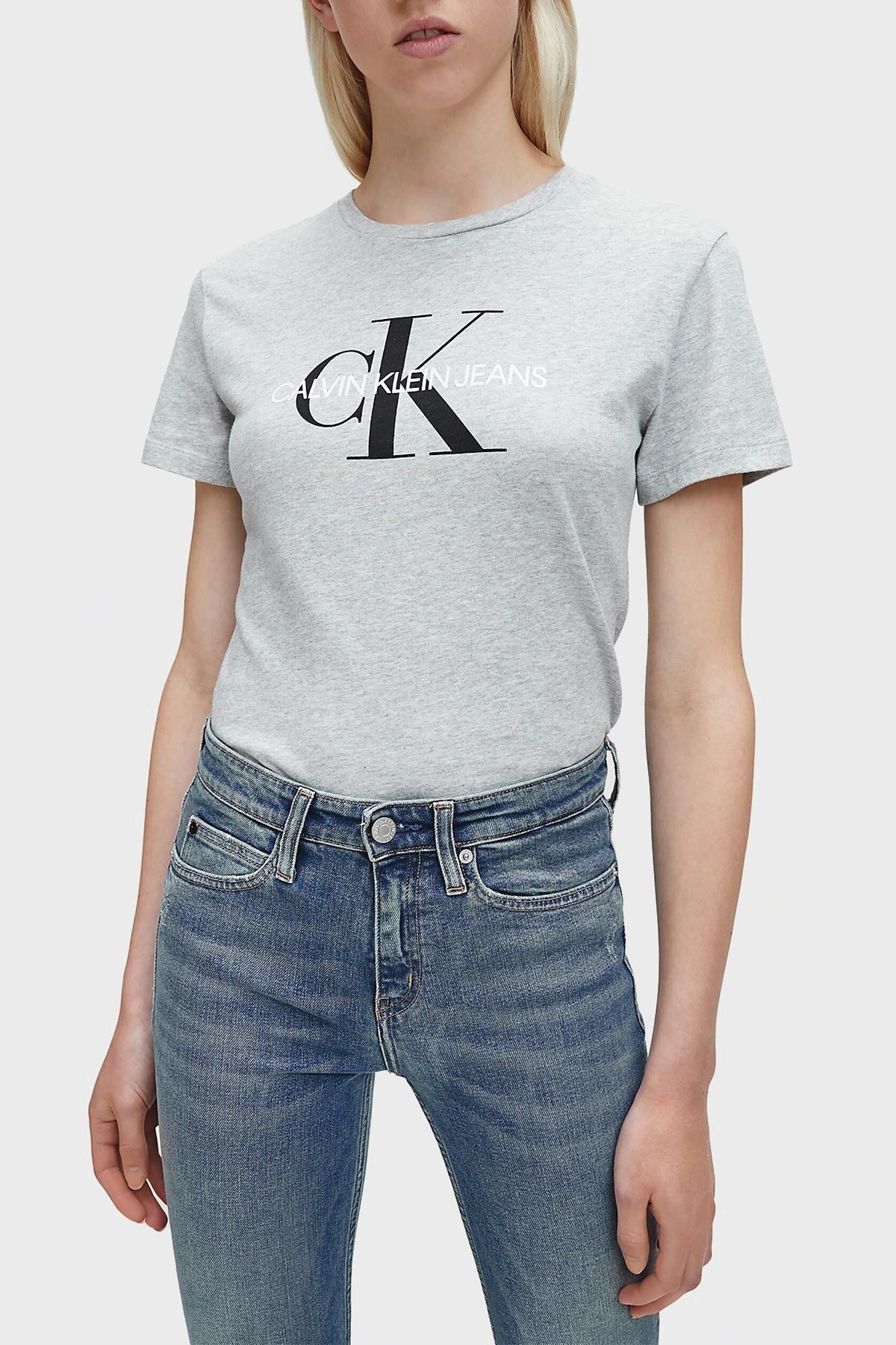 Calvin Klein Logolu % 100 Pamuk Bisiklet Yaka Slim Fit Bayan T Shirt J20J207878 038 GRİ