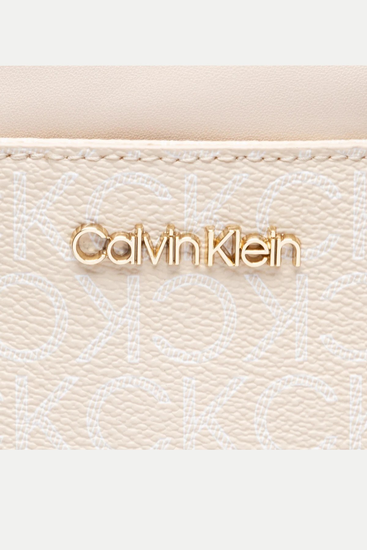 Calvin Klein Logolu Ayarlanabilir Askılı Bayan Çanta K60K609390 0F4 BEJ