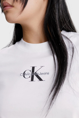 Calvin Klein - Calvin Klein Logolu Bisiklet Yaka % 100 Pamuk Regular Fit J20J221426YAF Bayan T Shirt J20J221426 YAF BEYAZ (1)
