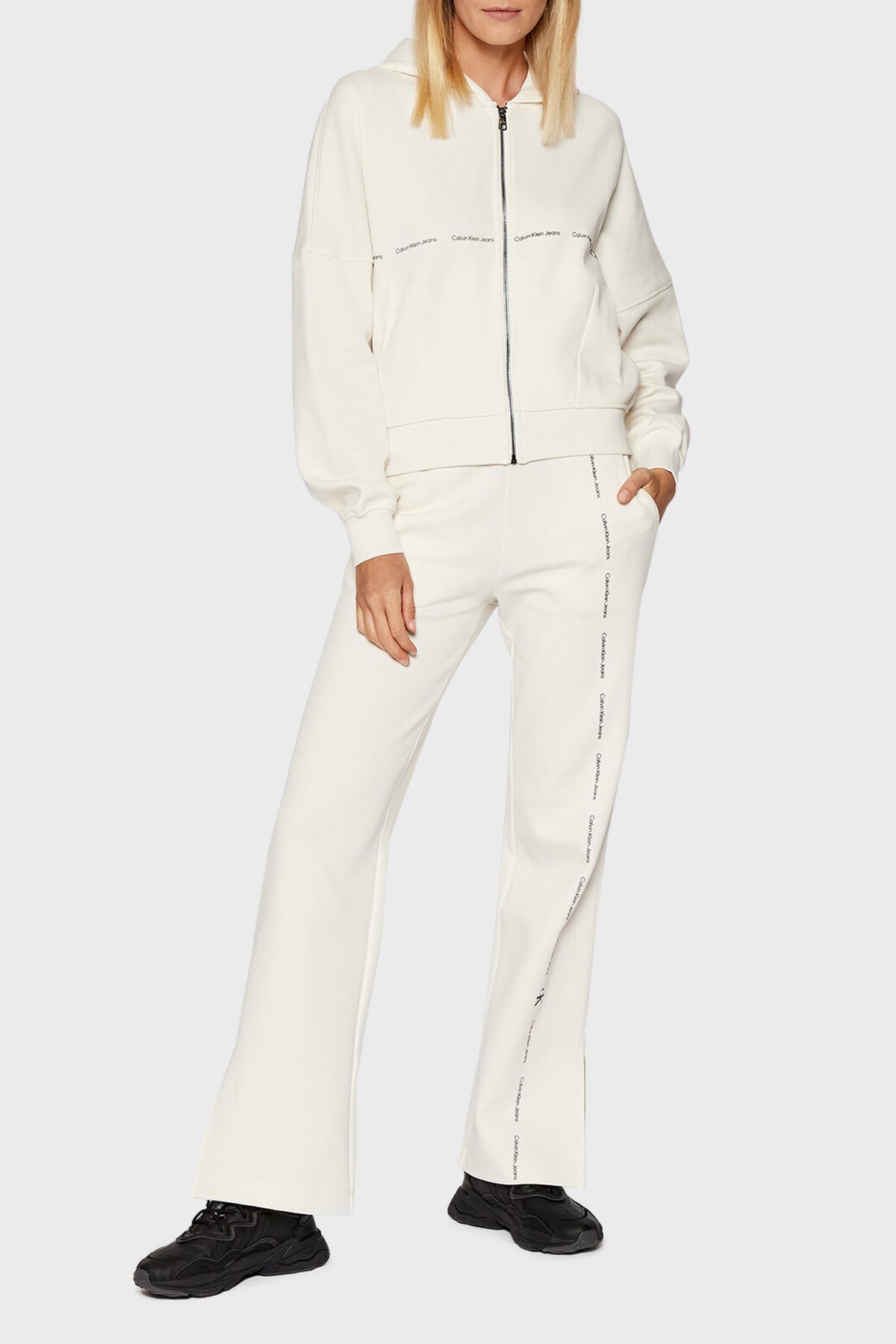 Calvin Klein Logolu Oversized Fit Kapüşonlu Fermuarlı Pamuklu Bayan Sweat J20J217735 YAS BEJ