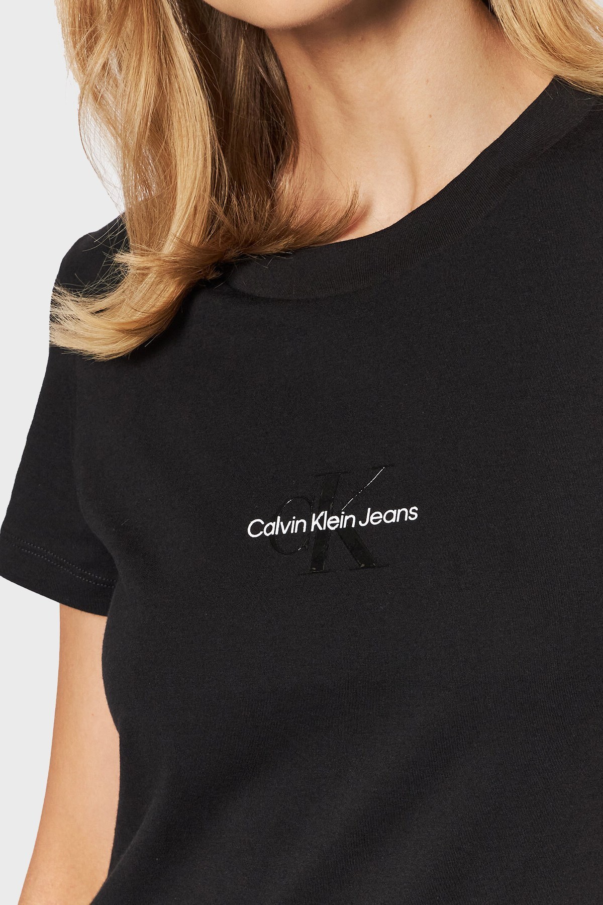 Calvin Klein Logolu Slim Fit Bisiklet Yaka % 100 Organik Pamuklu Bayan T Shirt J20J217902 BEH SİYAH