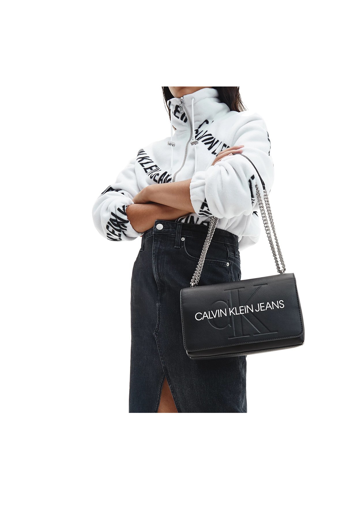 Calvin Klein Marka Logolu Zincir Detaylı Ayarlanabilir Askılı Kadın Çanta K60K607463 BDS SİYAH