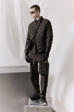 Emporio Armani - Emporio Armani % 100 Kuş Tüyü Dolgulu Regular Fit Kapitone Erkek Ceket 6R1B85 1NFGZ 0583 HAKİ (1)