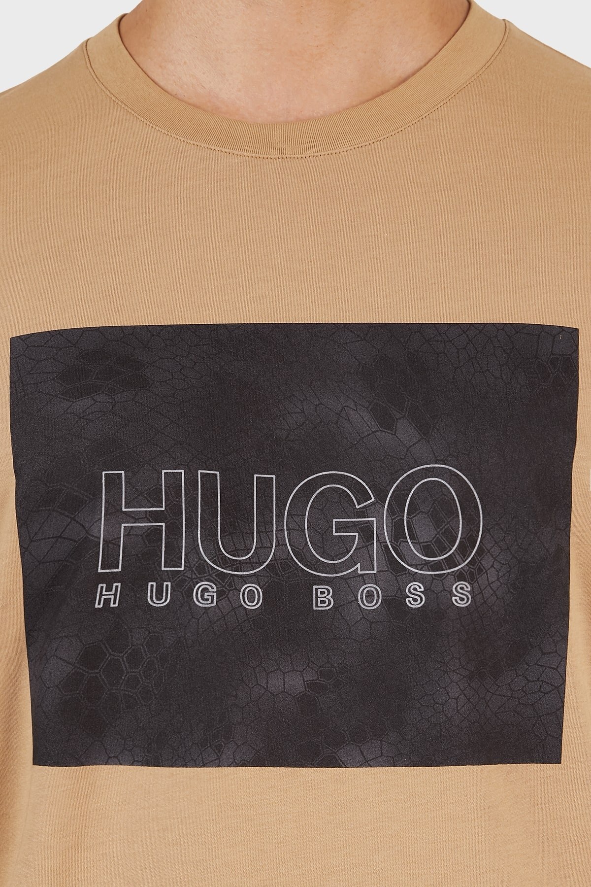 Hugo Boss Regular Fit Baskılı Bisiklet Yaka % 100 Pamuk Erkek T Shirt 50456859 265 BEJ